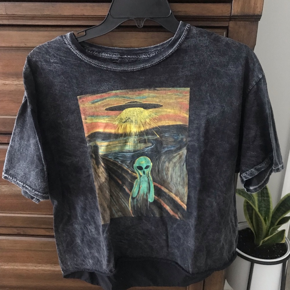 Graphic tee